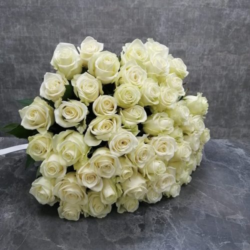 Букет из 51 белой розы